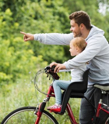 Jeu de piste à vélo pour enfants