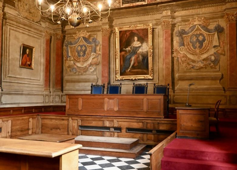 Visite guidée de la ville et la salle d&rsquo;audience du Parlement de Dombes