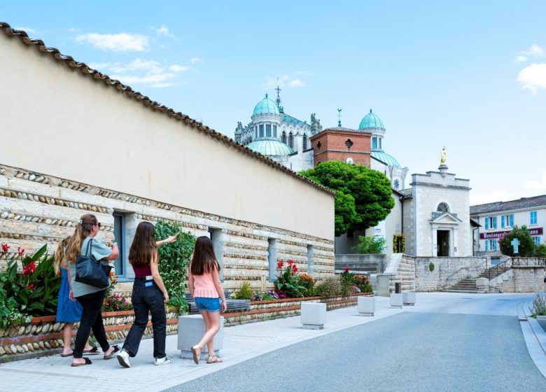 Visite immersive à la découverte d&rsquo;Ars et du musée de cire