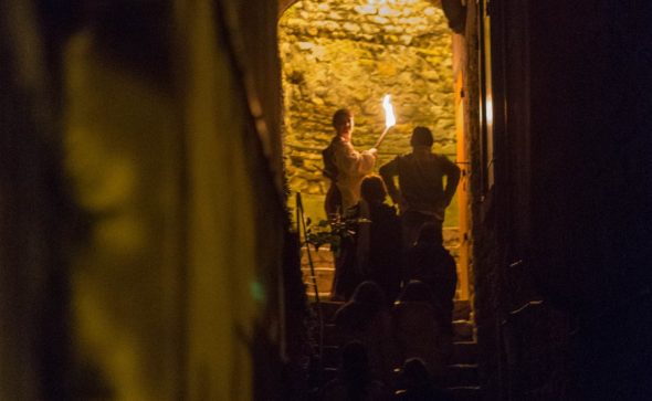 Visite nocturne : Trévoux insolite, contes et détours